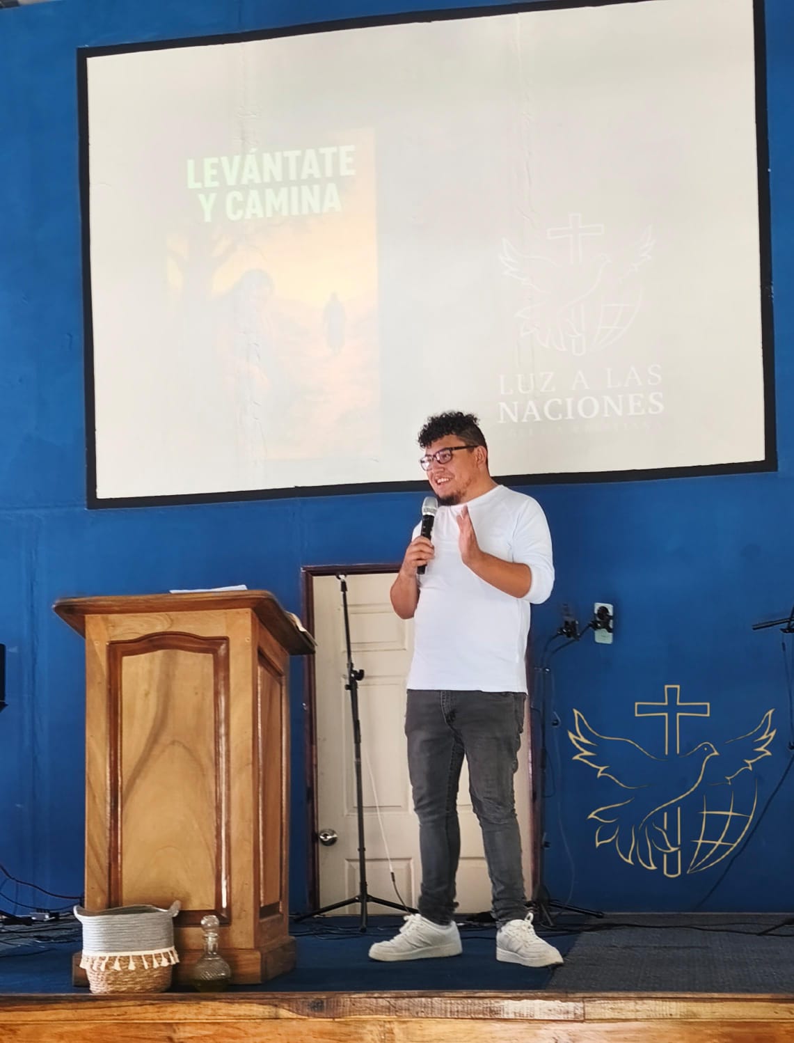 Jóvenes Orando